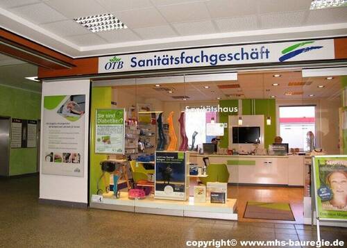 Bild 12 Eingangsbereich Ärztehaus - 