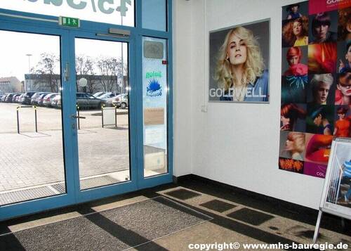 Bild 21 Eingang Bürohaus - 