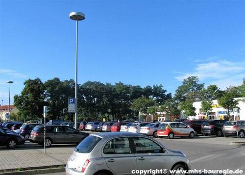 Bild 8 Parklätze vorn - 