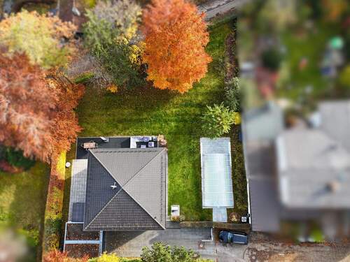 Familienoase in traumhafter Natur und Pool - Einfamilienhaus mit 220,00 m&sup2; in Gauting zum Kaufen