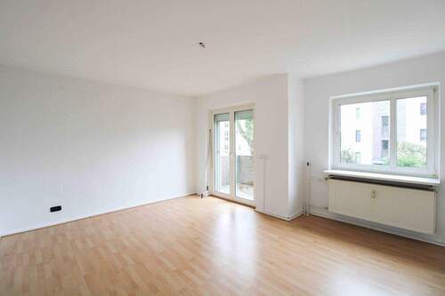 Wohnzimmer - 2 Zimmer Einfamilienhaus zum Kaufen in Berlin