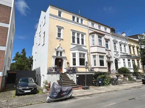 Bild 1 - PURNHAGEN-IMMOBILIEN - Gete-Viertel - Altbremer-Reihenendhaus in bester Lage von Bremen-Schwachhausen
