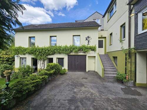 separates Gewerbehaus - 1 Zimmer Mehrfamilienhaus, Wohnhaus in Solingen