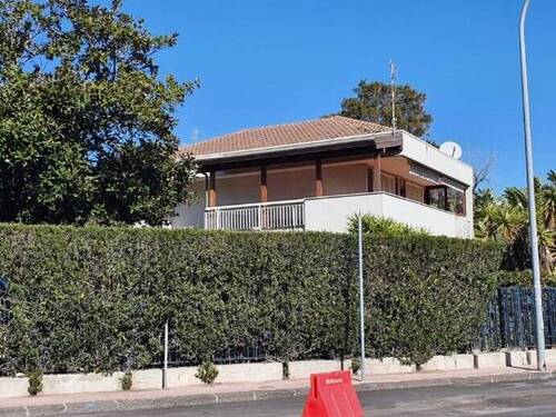 Bild 2 - 8 Zimmer Mehrfamilienhaus, Wohnhaus zum Kaufen in Catania