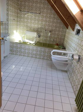 Vollbad im Obergeschoss - 