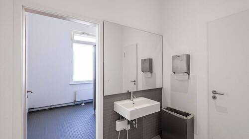 WC - 