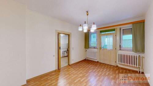 Zimmer EG mit Hofausgang - 3 Zimmer Reihenmittelhaus in Merseburg