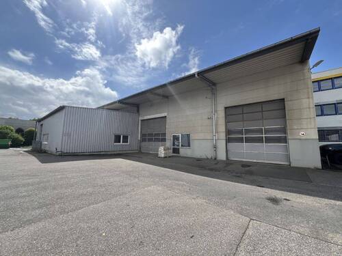 Halle 2 - Halle zum Kaufen in Mönchengladbach-Wickrath