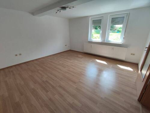 Wohnzimmer - 2- Zimmer mit 57,80 m&sup2; in Sonneborn zur Miete
