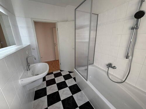 Badezimmer - Etagenwohnung mit 56,00 m&sup2; in Magdeburg zur Miete