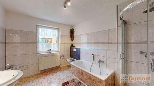 Bad EG - 6 Zimmer Reihenmittelhaus zum Kaufen in Leuna