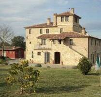 Lago Trasimeno - Herrenhaus - 2.000.000,00&nbsp;EUR Kaufpreis, ca.&nbsp; 650,00&nbsp;m&sup2;&nbsp;Wohnfl&auml;che in Castiglione del Lago (PLZ: 06061)