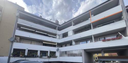 Gebäude Rückseite / Balkon - 