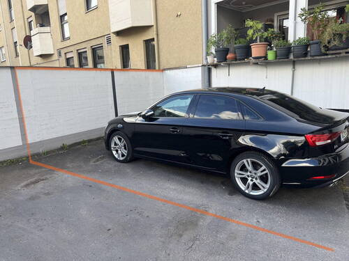 KFZ- Stellplatz - 