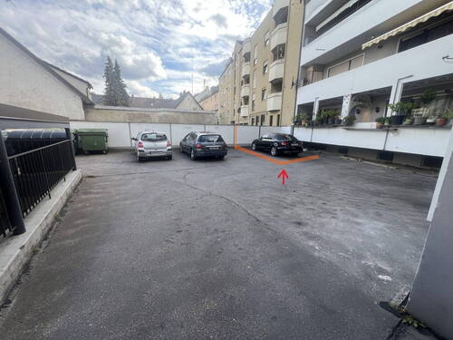 Hof / KFZ- Stellplatz - 