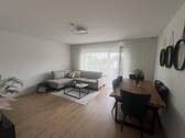 Wohnzimmer mit Essbereich - 3 Zimmer Etagenwohnung zum Kaufen in Augsburg