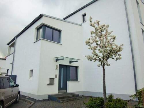 Ansicht Vorderseite - Bachem, hochwertiges Reihenhaus, ca. 114 m², 4 Zimmer, Terrasse, luxuriöse Einbauküche