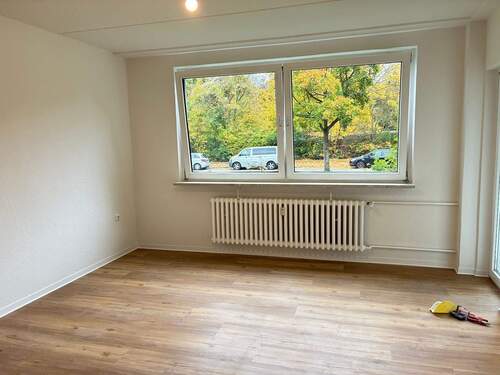 Wohnzimmer - 3 Zimmer Etagenwohnung zur Miete in Kiel