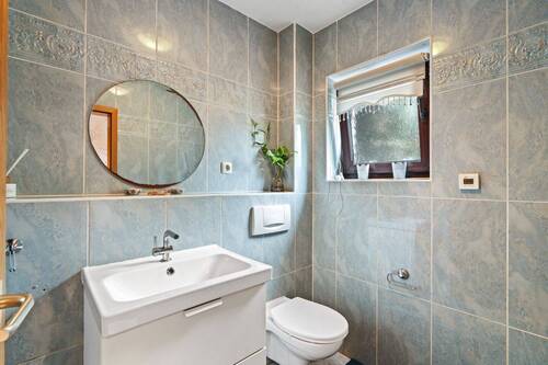 Gäste-WC - Reihenmittelhaus mit 150,00 m² in Köln zum Kaufen