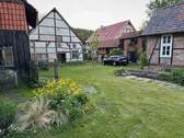 Blick aus Garten in Hof - 