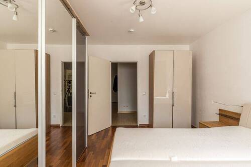Blick vom Fenster i.d. Schlafraum - 
