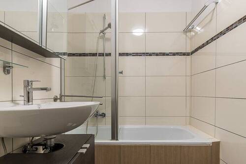 Dusche i.d. Wanne integriert - 