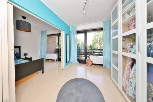 ...begehbarem Kleiderschrank und... - 