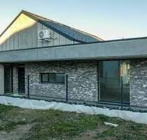 Neubau, hochwertig und modern in schöner Wohnlage - Heviz