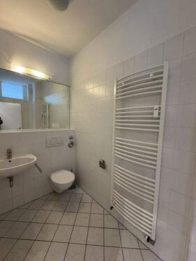 Badezimmer mit Handtuchhalter - 