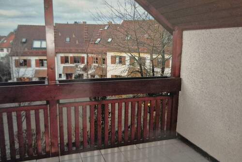 großer überdachter Balkon - 