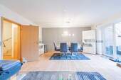 Wohn- und Esszimmer - 5 Zimmer Reihenmittelhaus in Osterrönfeld