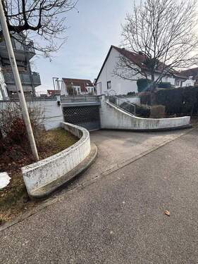 Zufahrt zur Tiefgarage - 