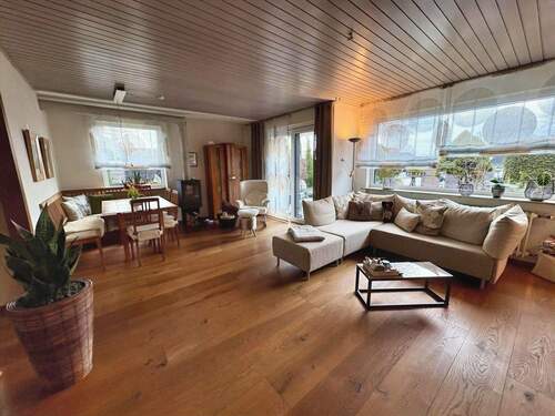 Wohn und Esszimmer - 4 Zimmer Reihenendhaus in Leonberg