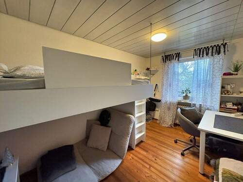 Kinderzimmer/Büro - 