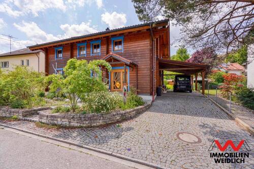 Ostansicht mit Carport - 6 Zimmer Einfamilienhaus zum Kaufen in Kirchseeon