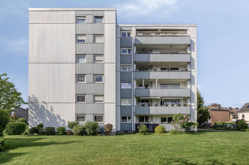 Hausansicht - 4 Zimmer Etagenwohnung zum Kaufen in Langenfeld