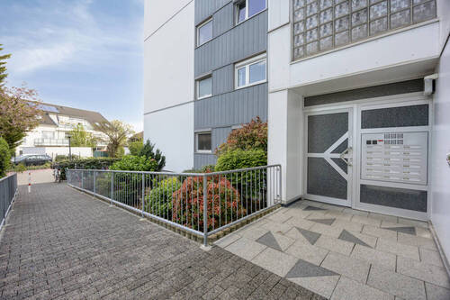 Eingang - Etagenwohnung mit 120,00 m&sup2; in Langenfeld zum Kaufen