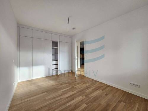 Zimmer mit Einbauschrank - 