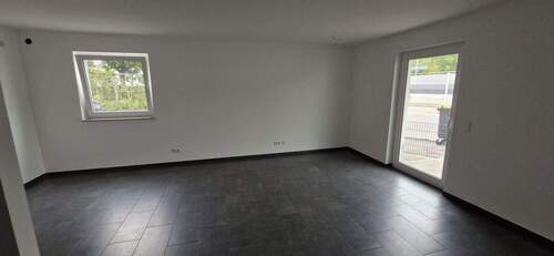 Wohnzimmer - 2 Zimmer Etagenwohnung zum Kaufen in Kirchheim am Neckar