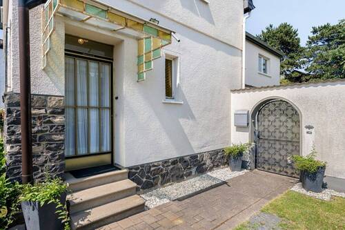 Hauseingang - Einfamilienhaus mit 156,00 m² in Bonn zum Kaufen