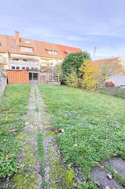 Hausansicht - BEZUGSFREIES MEHRFAMILIENHAUS mit Garten, Garage und PKW-Stellpatz