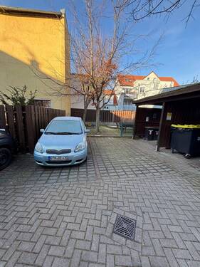 2 Stellplätze (recht schmal) - 