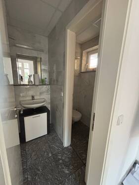 Toilette - angrenzend an Büro 1 - 