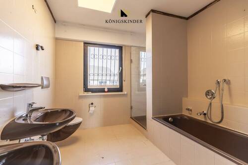 Badezimmer mit Gestaltungspotenzial - 