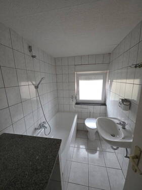 Bad - 2 Zimmer Etagenwohnung zur Miete in Mosbach