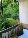 Balkon mit Blick in den Garten - 