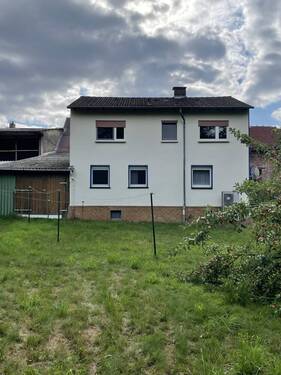 Bild 1 - Zwei Häuser auf einem großzügigen Grundstück und großzügigen Garten!!!