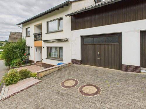 Bild 2 - 6 Zimmer Bauernhaus, Landhaus zum Kaufen in Hütterscheid