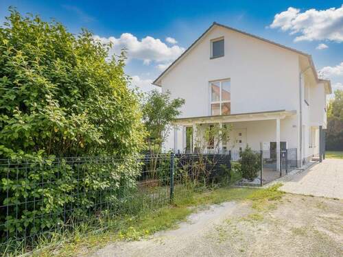 Titelbild - Energieeffizientes Mehrfamilienhaus mit vier leerstehenden Wohnungen