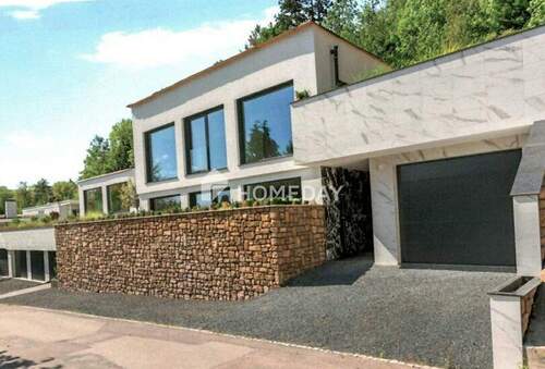 Außenansicht - Stilvolle Wohnung mit Terrasse und durchdachtem Raumkonzept auf circa 157 m²